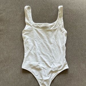 Babaton Classic White Bodysuit